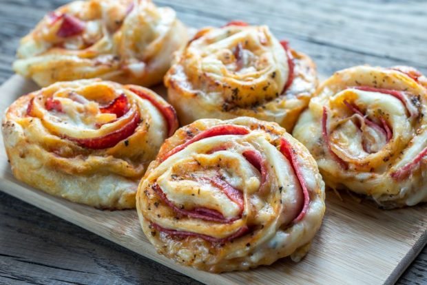 Pizza rolls – a simple and delicious recipe, how to cook step by step