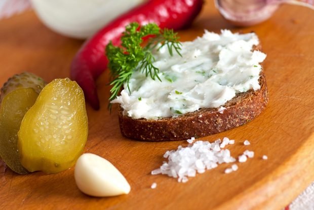 Spread of lard on sandwiches is a simple and delicious recipe, how to cook step by step