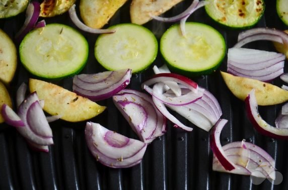 Warm grilled vegetable salad: photo of recipe preparation, step 5