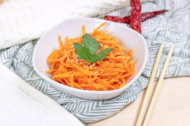 Korean carrot with dried chili pepper is a simple and delicious recipe, how to cook step by step