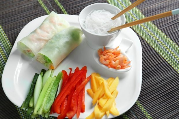 Spring rolls with shrimp and mango – a simple and delicious recipe, how to cook step by step