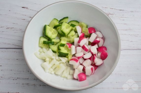 Vegetable salad with canned fish: photo of recipe preparation, step 1