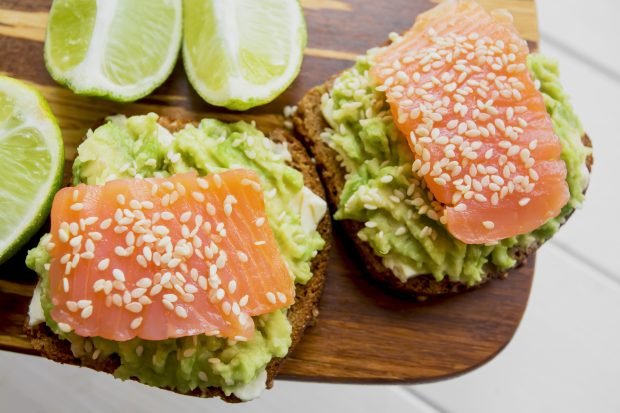 Sandwiches with avocado and red fish – a simple and delicious recipe, how to cook step by step