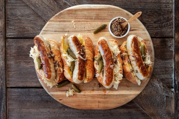 Hot dog with sausage, gherkins and sauerkraut – a simple and delicious recipe how to cook step by step