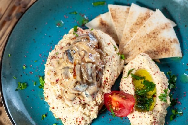 Hummus with mushrooms is a simple and delicious recipe, how to cook step by step