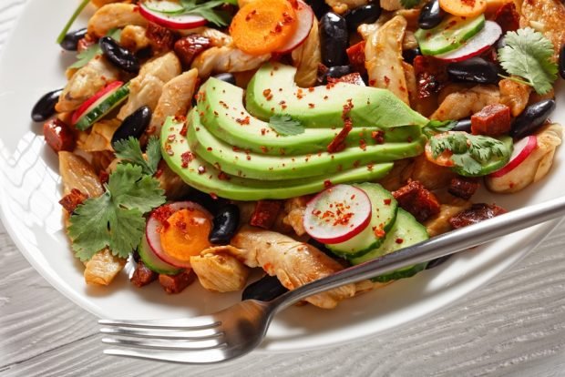 Salad with chicken, vegetables and black beans – a simple and delicious recipe, how to cook step by step