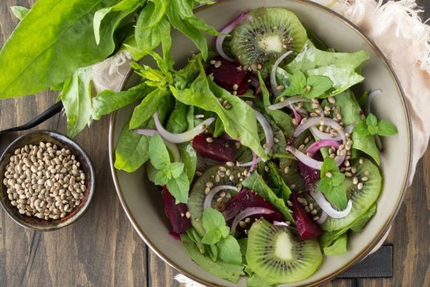 Salad with kiwi, beetroot and herbs – a simple and delicious recipe, how to cook step by step