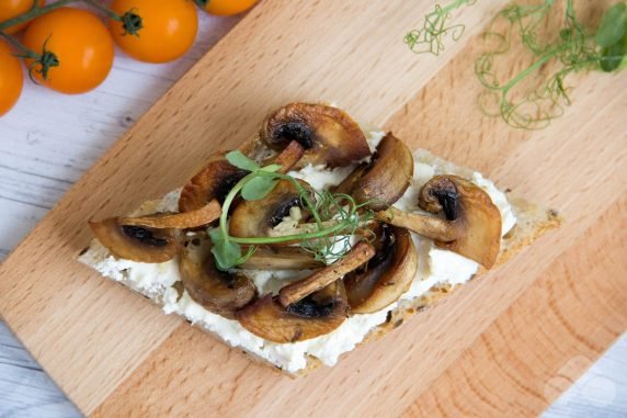 Mushroom sandwiches: photo of recipe preparation, step 4