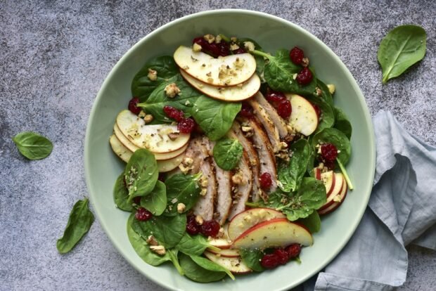 Salad with chicken, spinach and apples – a simple and delicious recipe, how to cook step by step