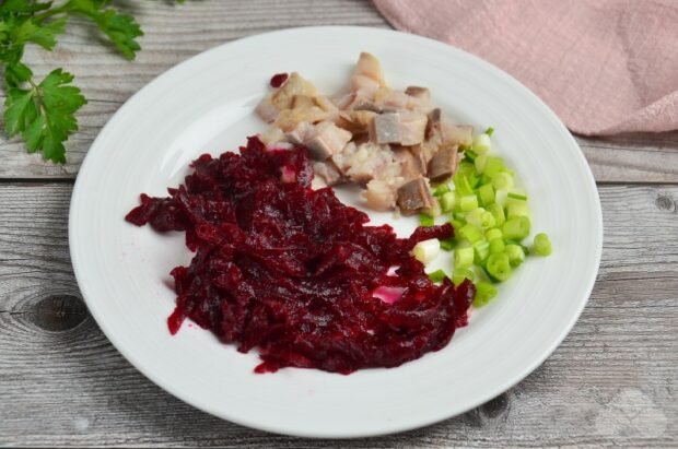 Sandwiches with herring under a fur coat: photo of recipe preparation, step 1 Sandwiches with herring under a fur coat: photo of recipe preparation, step 1