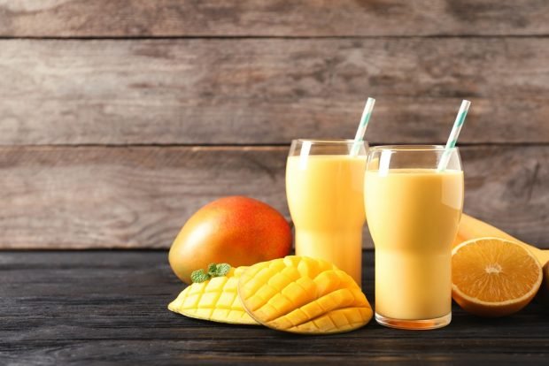 Orange-mango smoothie is a simple and delicious recipe, how to cook step by step