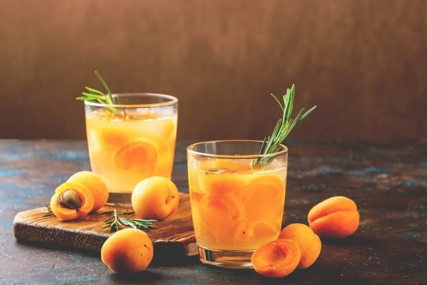 Apricot compote with rosemary is a simple and delicious recipe, how to cook step by step