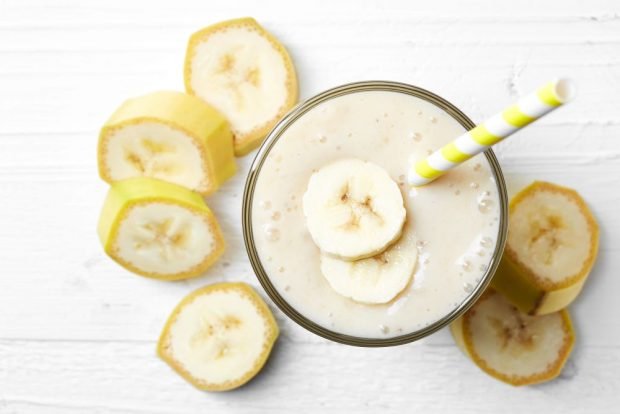 Milkshake with banana is a simple and delicious recipe, how to cook step by step