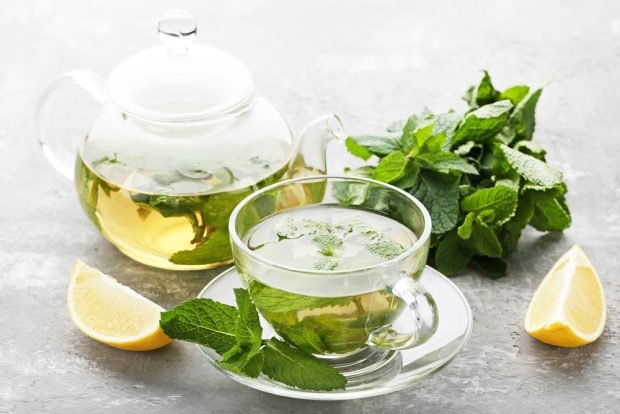 Tea with mint and lemon is a simple and delicious recipe, how to cook step by step