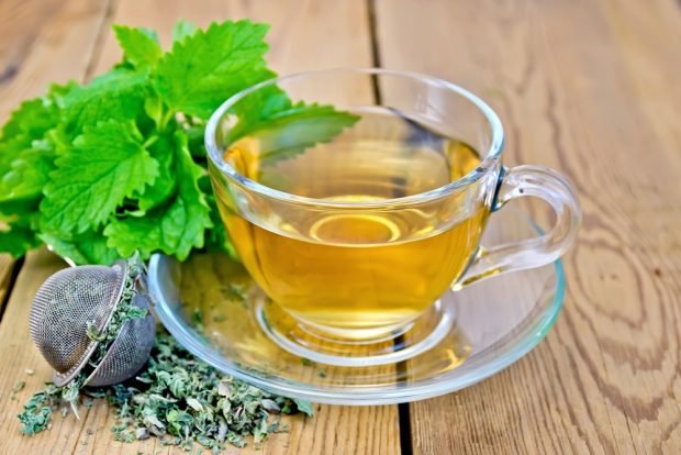 Tea with mint and lemon balm is a simple and delicious recipe, how to cook step by step