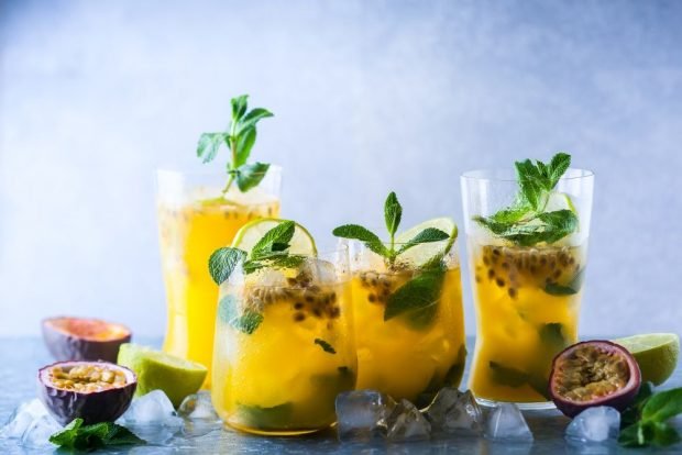 Lemonade with passion fruit is a simple and delicious recipe, how to cook step by step