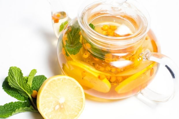 Sea buckthorn and lemon tea is a simple and delicious recipe, how to cook step by step