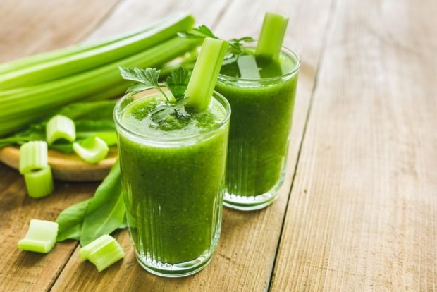 A celery smoothie in a blender is a simple and delicious recipe, how to cook step by step