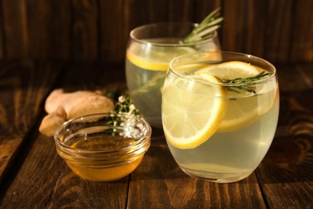 Lemonade with honey is a simple and delicious recipe, how to cook step by step