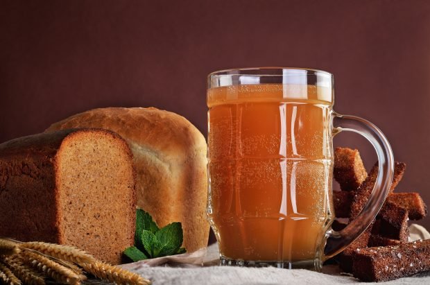 Bread kvass at home 