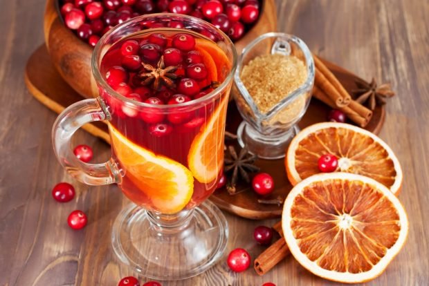 Tea with cranberries and orange is a simple and delicious recipe, how to cook step by step