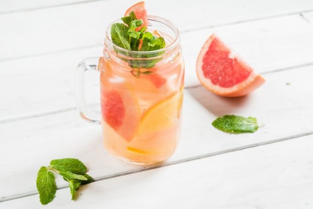 Grapefruit lemonade at home is a simple and delicious recipe, how to cook step by step