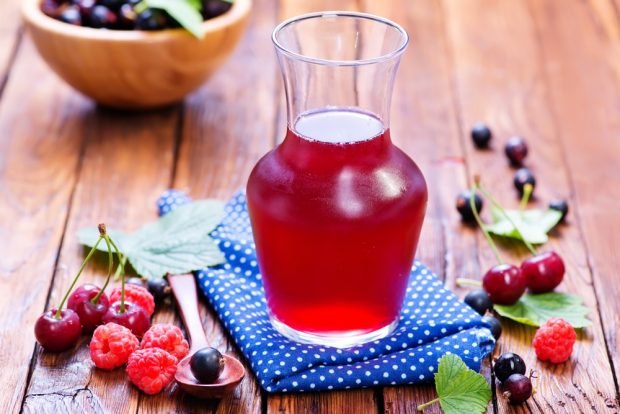 Cherry, raspberry and currant compote is a simple and delicious recipe, how to cook step by step