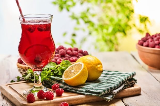 Raspberry compote with lemon is a simple and delicious recipe, how to cook step by step