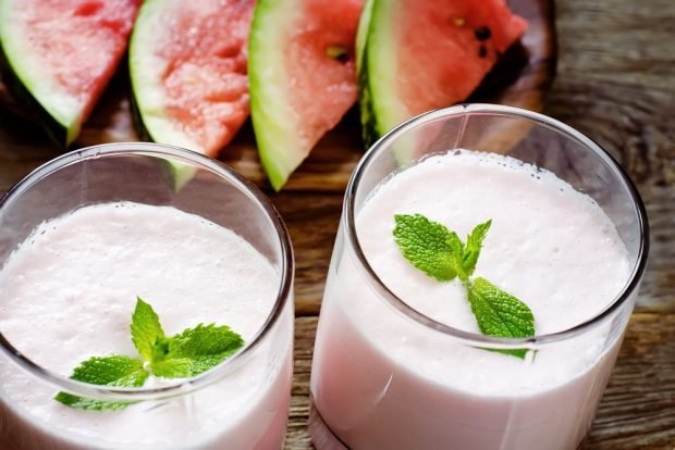 Watermelon smoothie with milk – a simple and delicious recipe, how to cook step by step