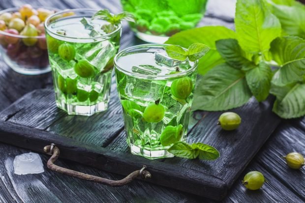 Compote of green gooseberries with mint is a simple and delicious recipe, how to cook step by step