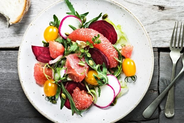 Salad with fresh beetroot and grapefruit – a simple and delicious recipe, how to cook step by step