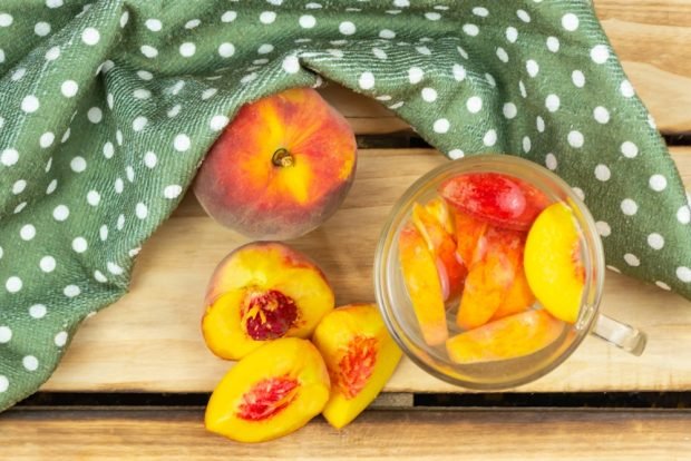 Peach compote with honey – a simple and delicious recipe, how to cook step by step