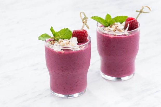 Smoothie in a blender of frozen berries – a simple and delicious recipe, how to cook step by step