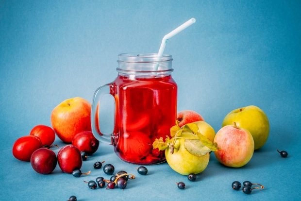 Fruit and berry compote is a simple and delicious recipe, how to cook step by step