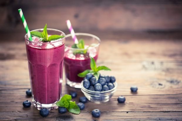 Blueberry smoothie is a simple and delicious recipe, how to cook step by step