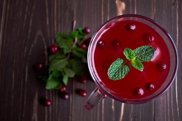 Lingonberry juice is a simple and delicious recipe, how to cook step by step