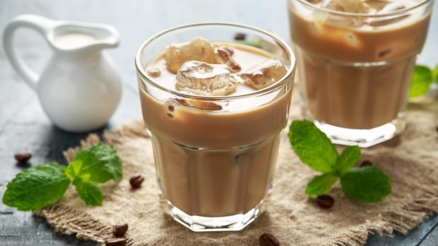 Ice latte – a simple and delicious recipe, how to cook step by step