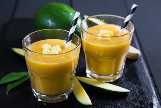 Mango smoothie is a simple and delicious recipe, how to cook step by step