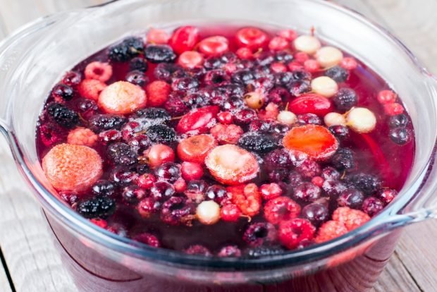 Compote of frozen berries in a saucepan is a simple and delicious recipe, how to cook step by step