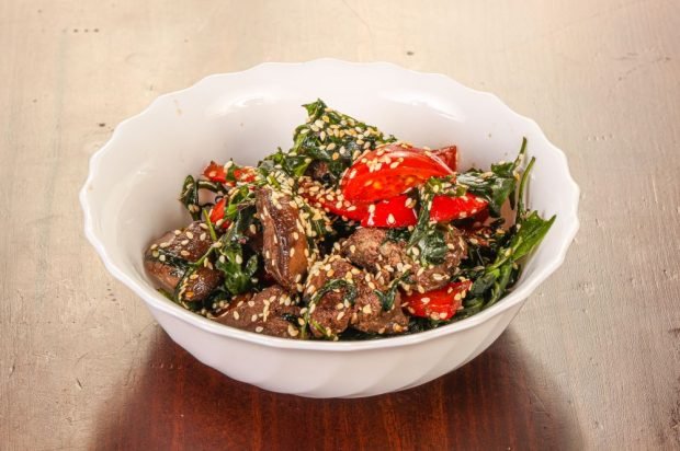 Spicy salad with chicken liver, tomatoes and sesame – a simple and delicious recipe, how to cook step by step