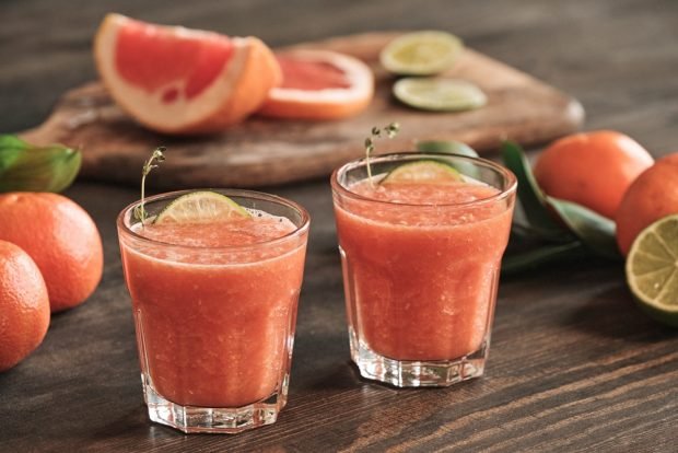 Grapefruit smoothie is a simple and delicious recipe, how to cook step by step