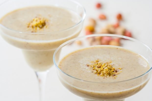 Smoothies with nuts – a simple and delicious recipe, how to cook step by step