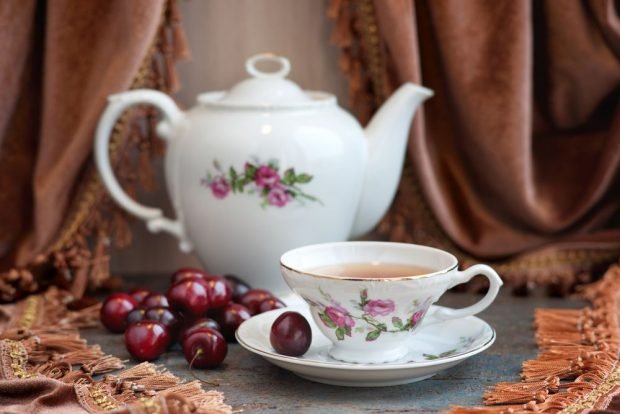 Cherry tea is a simple and delicious recipe, how to cook step by step