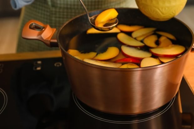 Compote of nectarines is a simple and delicious recipe, how to cook step by step