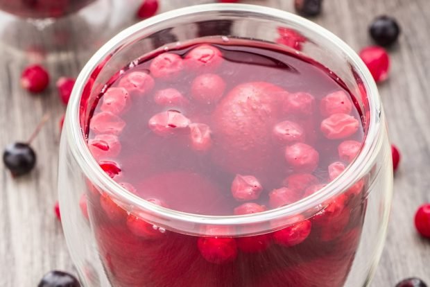 Compote with strawberries and currants – a simple and delicious recipe, how to cook step by step