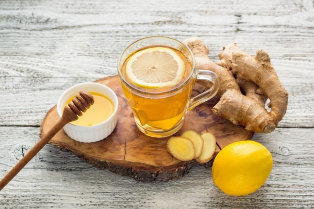 Tea with ginger, lemon and honey is a simple and delicious recipe, how to cook step by step