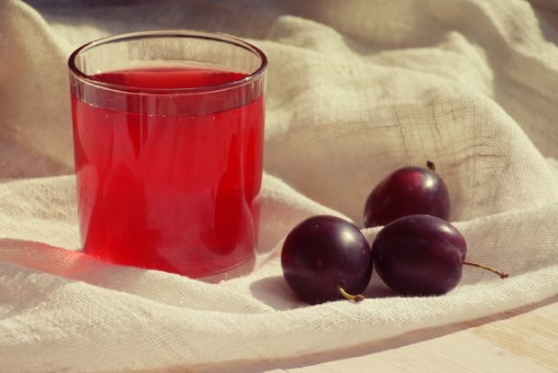 Plum compote in a hurry is a simple and delicious recipe, how to cook step by step