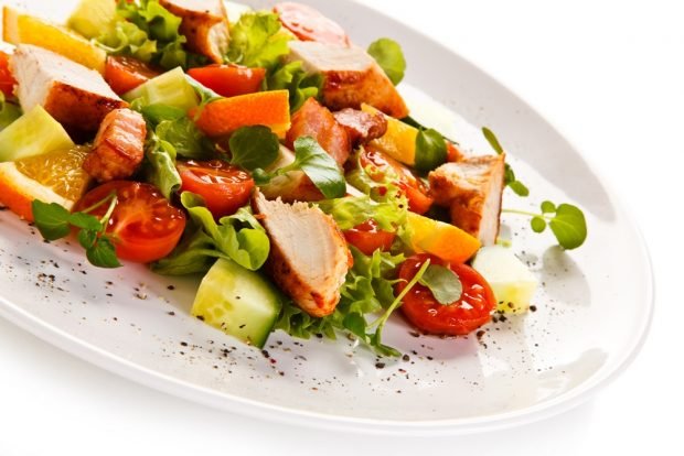 Salad with oranges and smoked chicken is a simple and delicious recipe, how to cook step by step