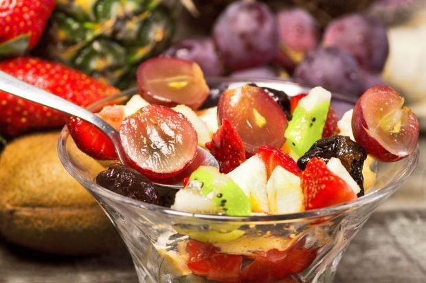 Fruit salad with prunes is a simple and delicious recipe, how to cook step by step