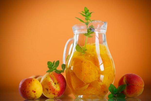 Summer apricot compote is a simple and delicious recipe, how to cook step by step